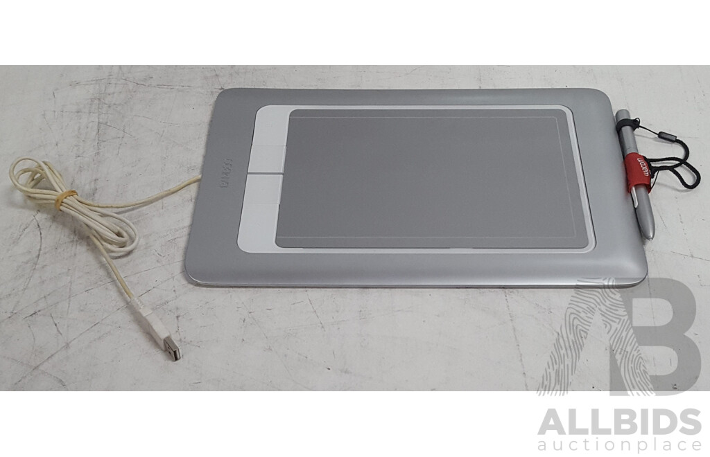 Wacom (CTH-661/S) Bamboo Fun Graphics Tablet
