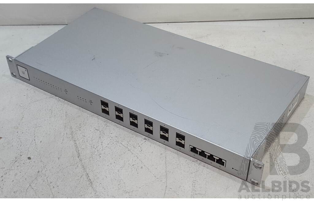 Ubiquiti Networks (US-16-XG) UniFi 10G 16-Port Managed Aggregation Switch
