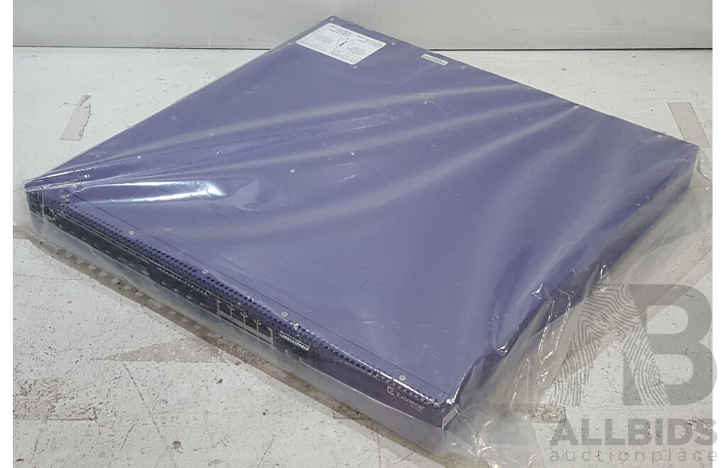 Extreme Networks Summit X460-G2-24x-10GE4-Base 24-Port Switch