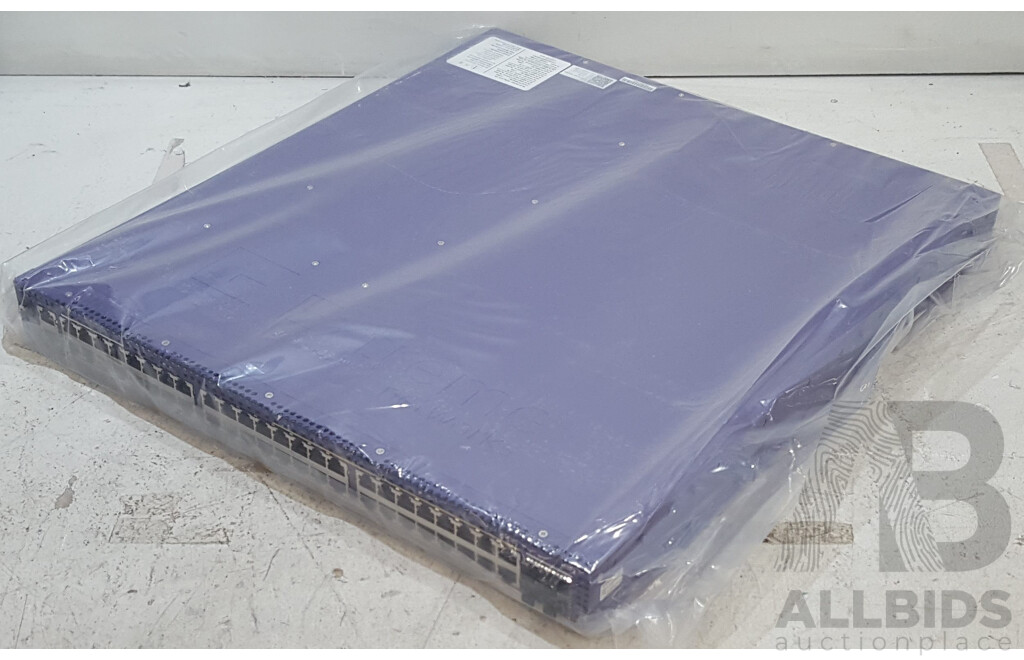 Extreme Networks X460-G2-24p-24hp-10GE4-Base 48-Port PoE+ Switch