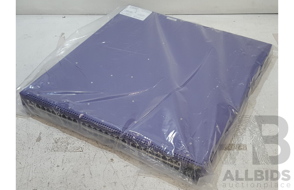 Extreme Networks Summit X670V-48t 48-Port PoE+ Switch