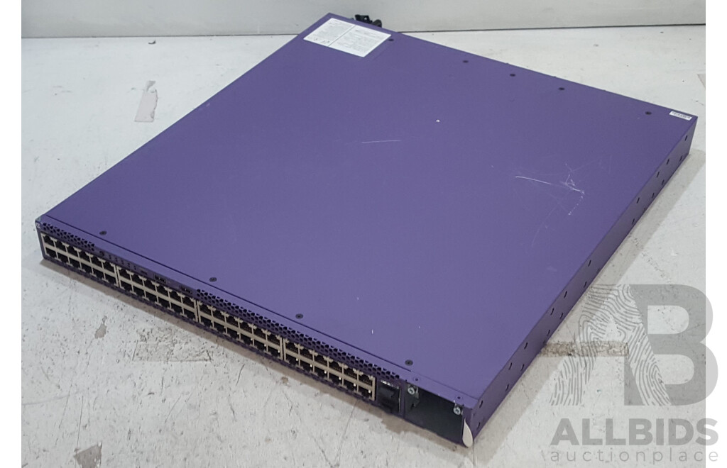 Extreme Networks (X465-48P) 48-Port Gigabit PoE Switch