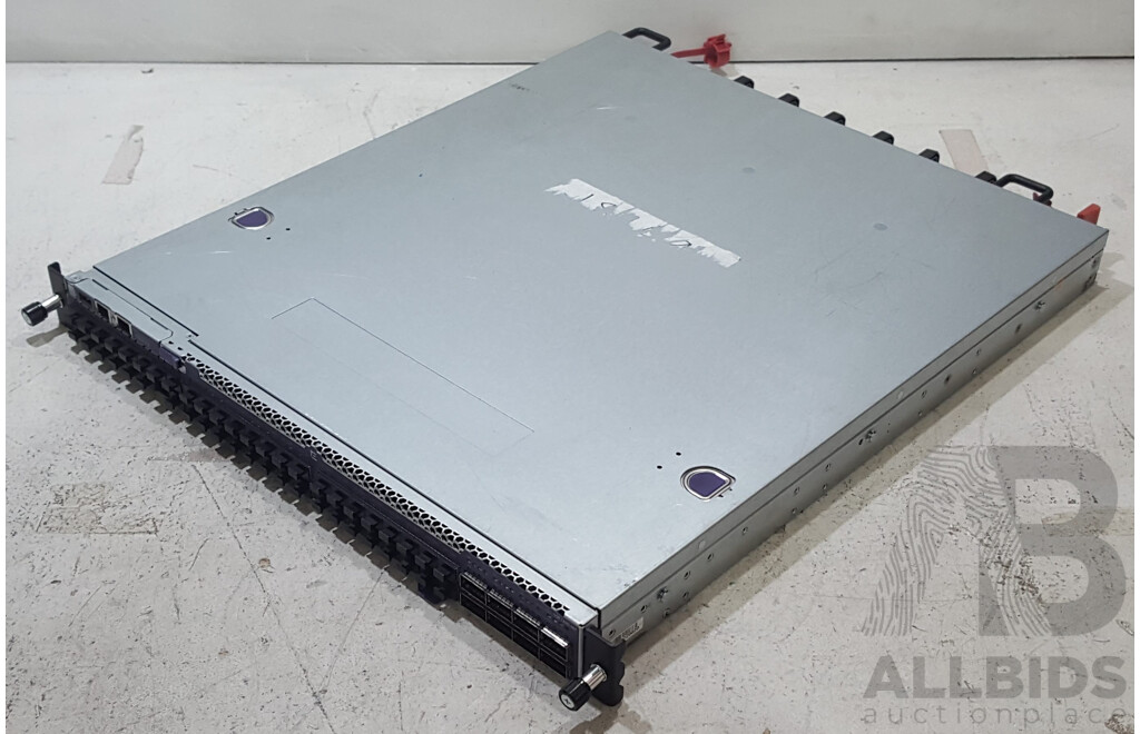 Extreme Networks (VSP 7400-48Y) 7400 Series 48-Port Virtual Services Platform