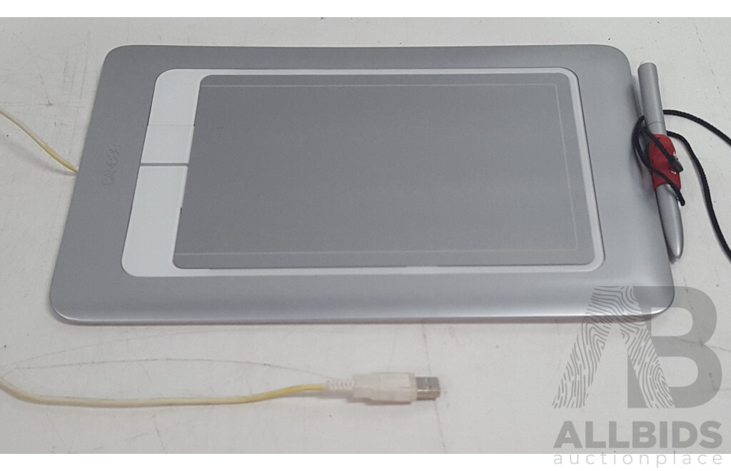 Wacom (CTH-661/S) Bamboo Fun Graphics Tablet