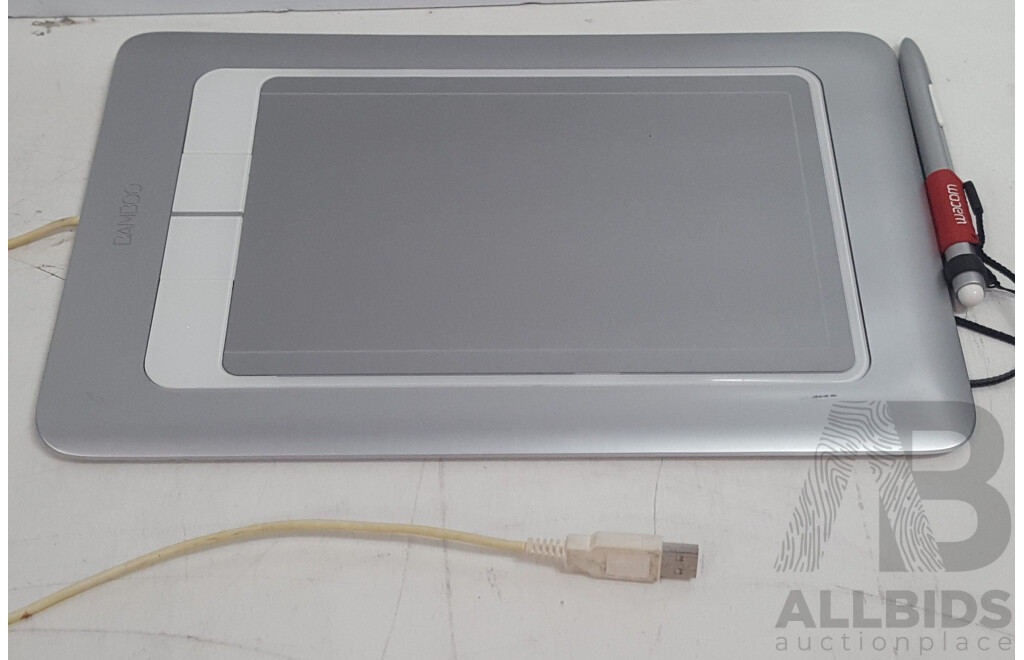 Wacom (CTH-661/S) Bamboo Fun Graphics Tablet
