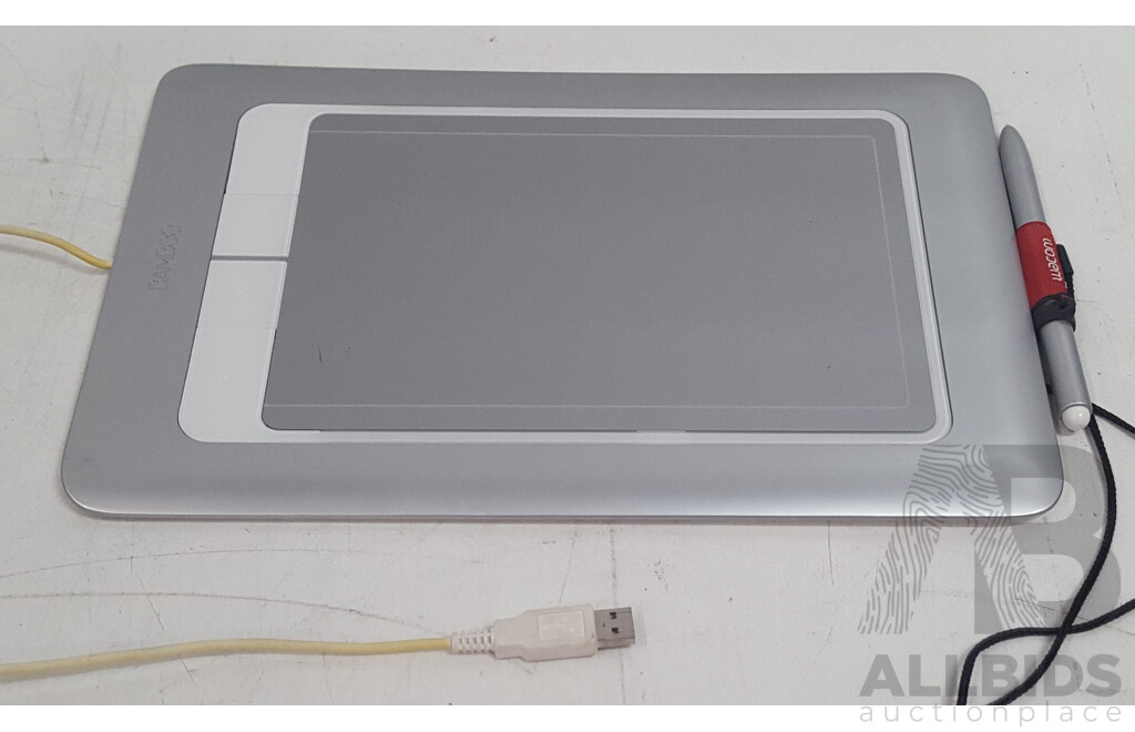 Wacom (CTH-661/S) Bamboo Fun Graphics Tablet
