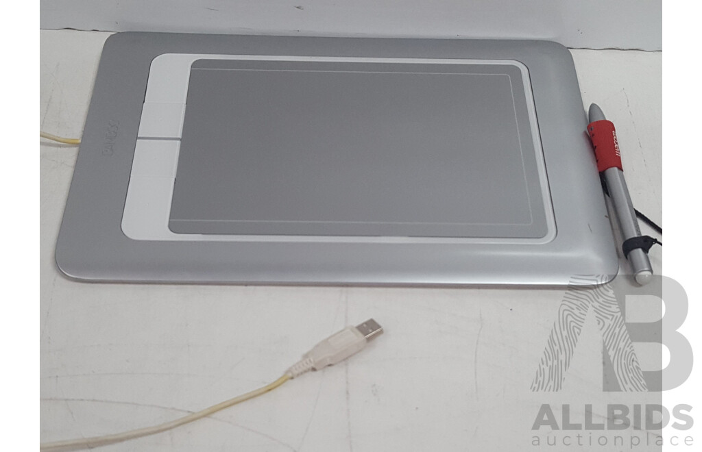 Wacom (CTH-661/S) Bamboo Fun Graphics Tablet