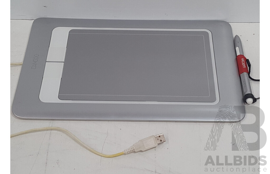 Wacom (CTH-661/S) Bamboo Fun Graphics Tablet