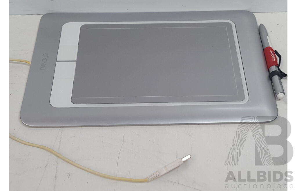 Wacom (CTH-661/S) Bamboo Fun Graphics Tablet