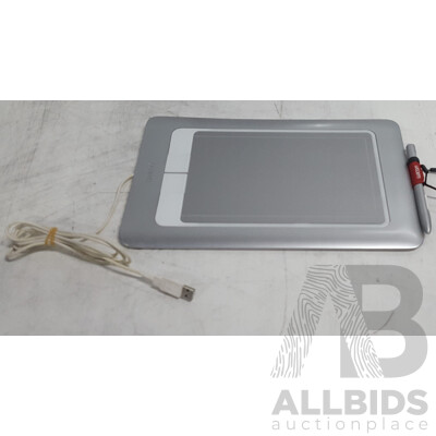 Wacom (CTH-661/S) Bamboo Fun Graphics Tablet