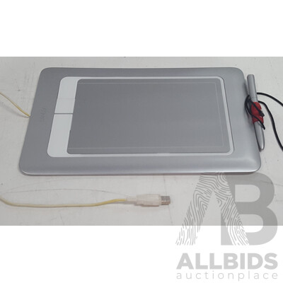 Wacom (CTH-661/S) Bamboo Fun Graphics Tablet