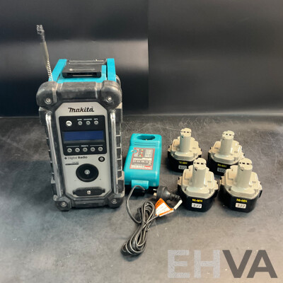MAKITA DMR105 Digital Radio & DC1804 T Charger &2.8AH Batteries X4 - Lot of 6