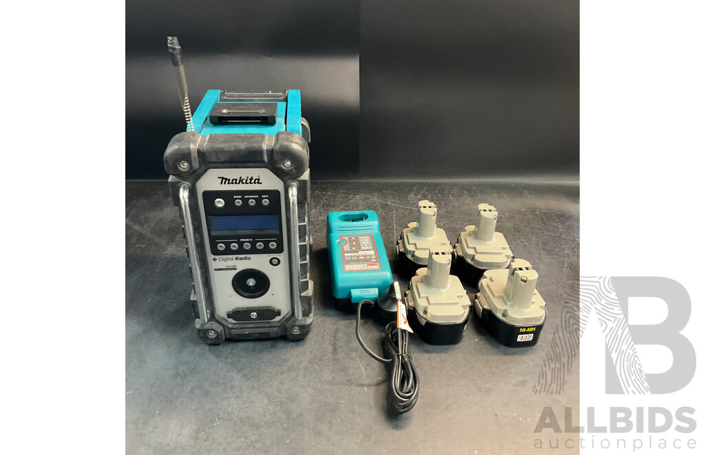 MAKITA DMR105 Digital Radio & DC1804 T Charger &2.8AH Batteries X4 - Lot of 6