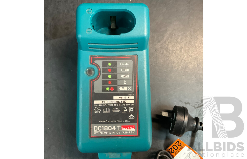MAKITA DMR105 Digital Radio & DC1804 T Charger &2.8AH Batteries X4 - Lot of 6