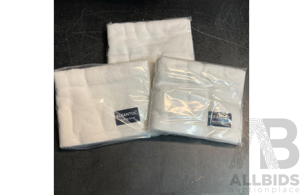 KLEANTOL Antimicrobial Washable Towels 3 Packs - Lot of 20
