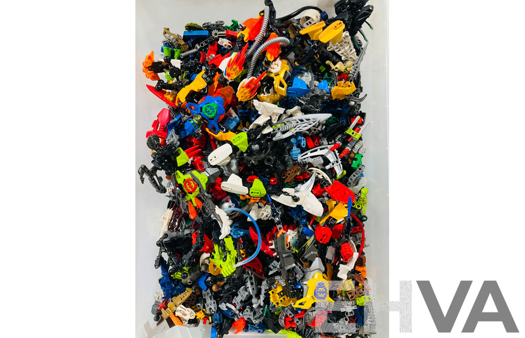 Approximately 10.kg of Loose Lego Mainly Consisting of Bionicles and Hero Factory