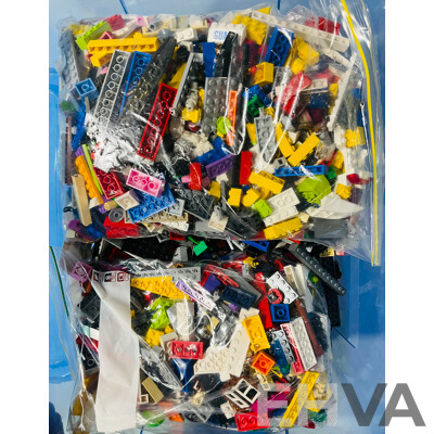 Approx 8kg of Assorted Bulk Lego