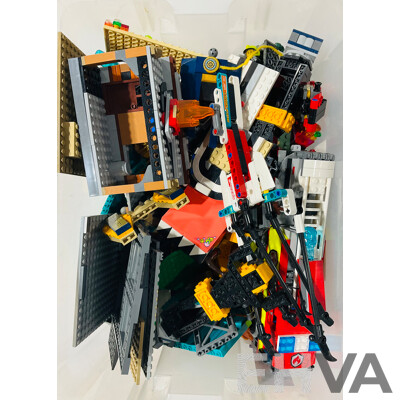 Approx 4kg of Assorted Bulk Lego Including Bionicles