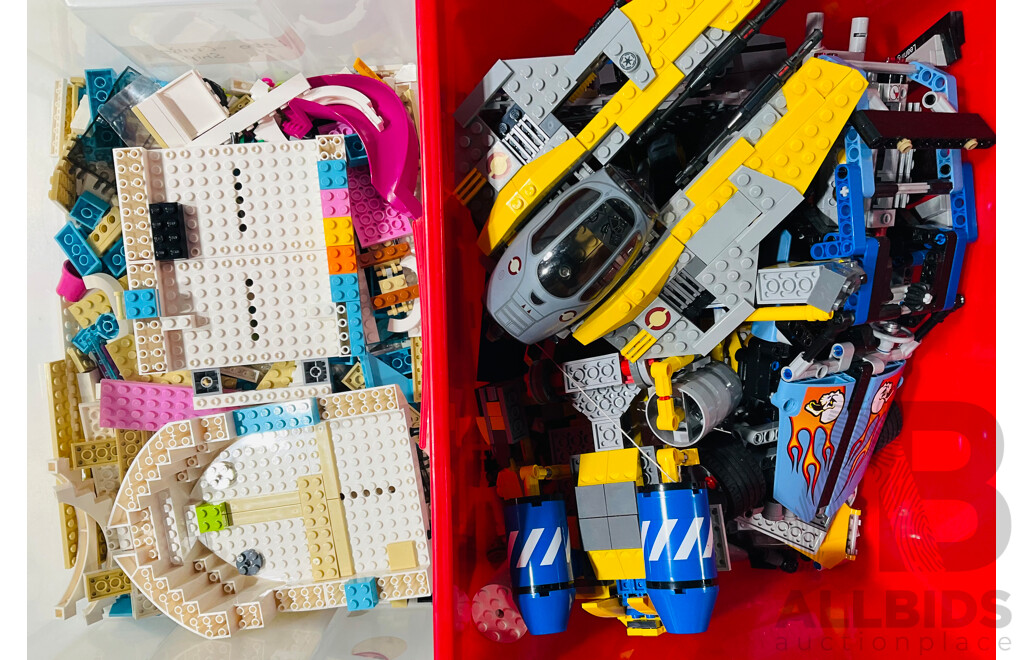 Approx 5kg of Assorted Bulk Lego Including Star Wars, Technics and More