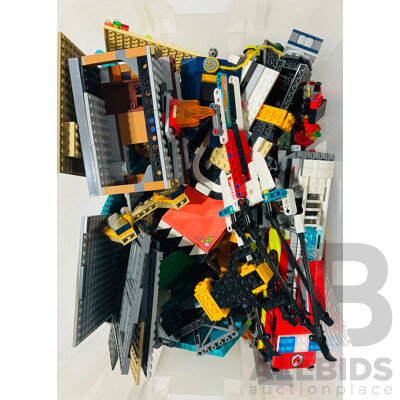 Approx 4kg of Assorted Bulk Lego Including Bionicles