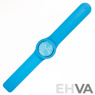 NEW - AIGHT 1am Analogue 42mm Watch with Silicon Wrist Band - Teal