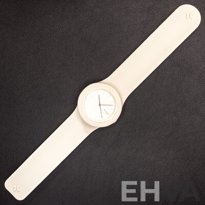 NEW - AIGHT 1am Analogue 42mm Watch with Silicon Wrist Band - Grey