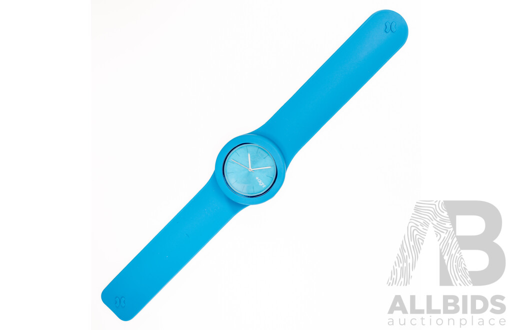 NEW - AIGHT 1am Analogue 42mm Watch with Silicon Wrist Band - Teal