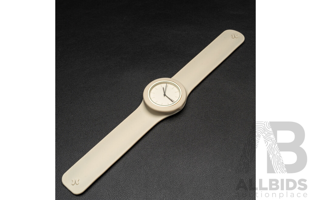 NEW - AIGHT 1am Analogue 42mm Watch with Silicon Wrist Band - Stone