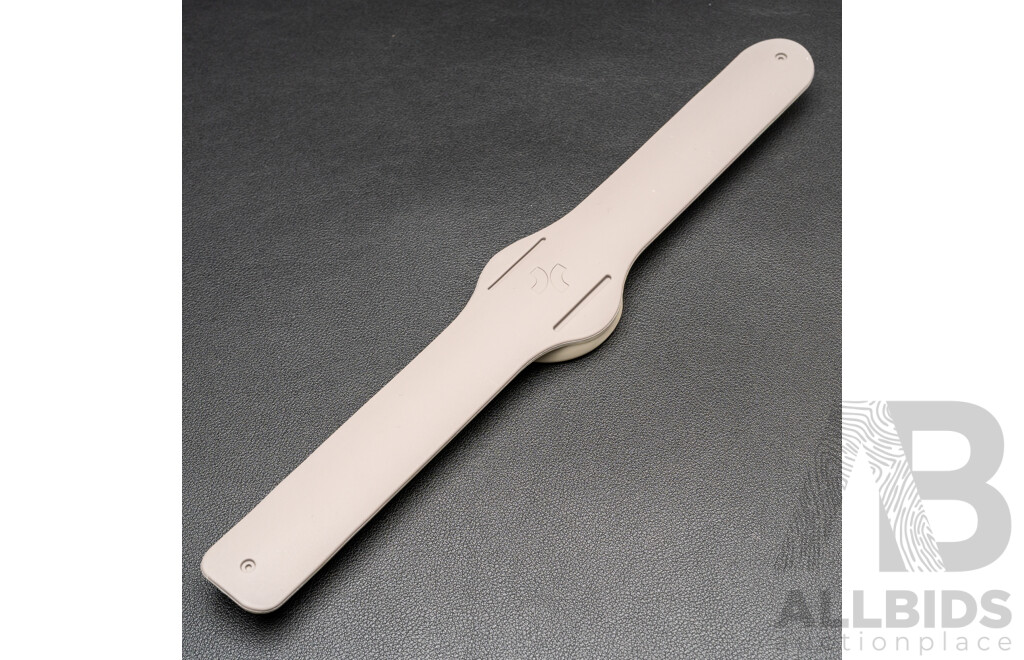 NEW - AIGHT 1am Analogue 42mm Watch with Silicon Wrist Band - Stone