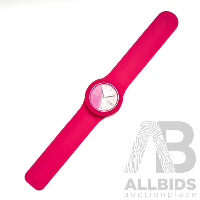 NEW - AIGHT 1am Analogue 42mm Watch with Silicon Wrist Band - Hot Raspberry Pink