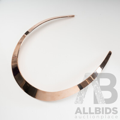 NEW - Torini Rose Gold Tone Stainless Steel Silver Tone Neck Collar, 11cm Diameter, with Packaging
