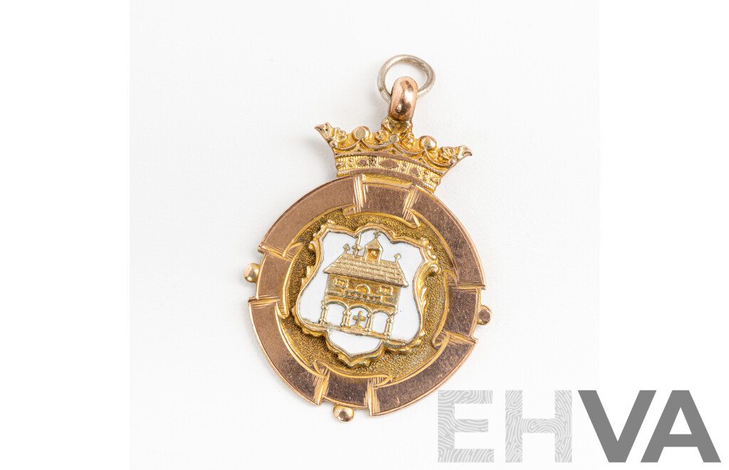 Vintage 9ct Medalion Fob Pendant with Church & Enamel Finish, 33mm Long, 4.29 Grams