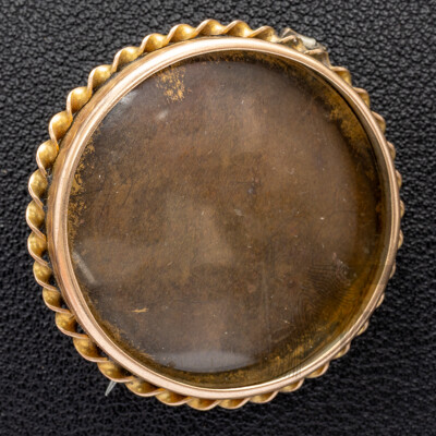 Antique 9ct Gold Locket/memorial Brooch, 37mm Diameter, 8.82 Grams