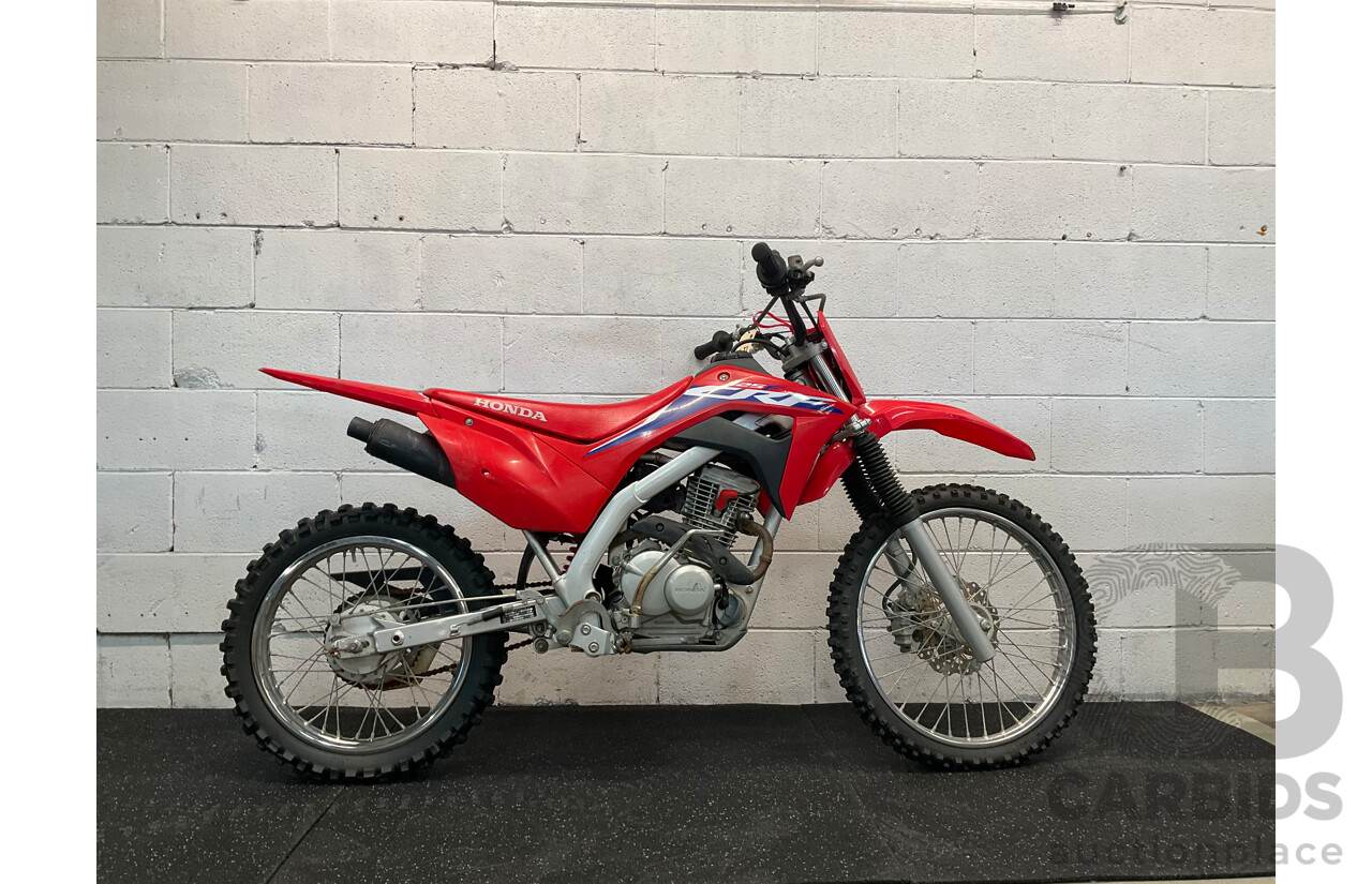 Honda CRF 125F Dirt Bike