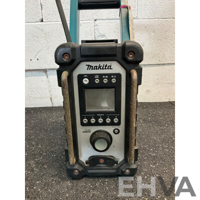 MAKITA (BMR102) AM/FM Site Radio - Skin Only