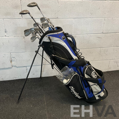 Cleveland Golf Bag with 14 Golf Clubs & Golf Ball Set
