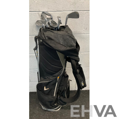 Callaway Golf Bag with 7 Dunlop Golf Clubs