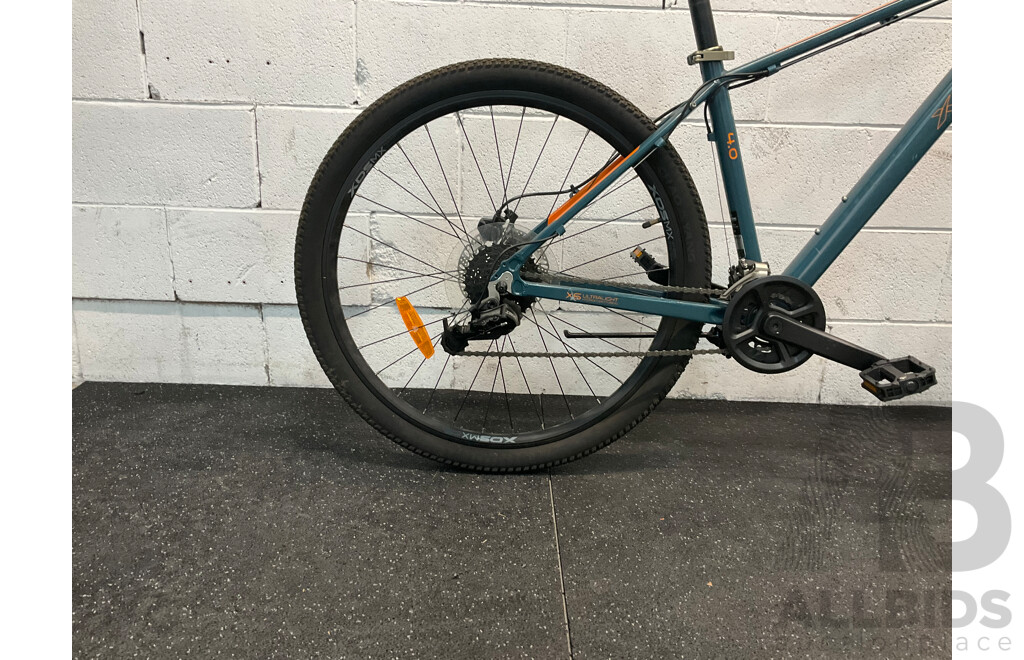 XDS Strike 4.0 Mountain Bike