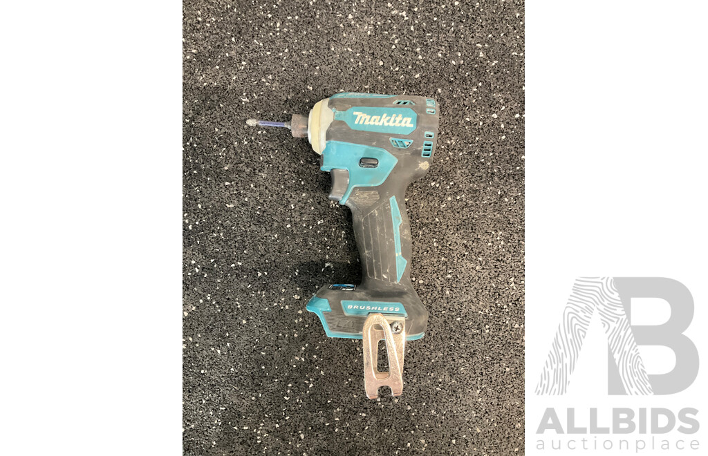 MAKITA (DTD171) 18V  Impact Driver, MAKITA (DGA517) 18V Cordless Angle Grinder and Cutting Disks, MAKITA 3.0Ah Battery - Lot of 4