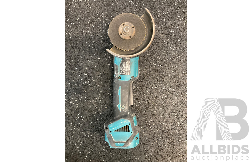MAKITA (DTD171) 18V  Impact Driver, MAKITA (DGA517) 18V Cordless Angle Grinder and Cutting Disks, MAKITA 3.0Ah Battery - Lot of 4