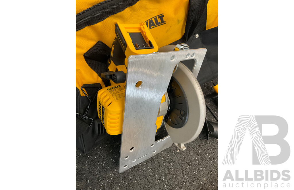 DEWALT  4 Tool Combo Kit with Carry Bag - Skin Only
