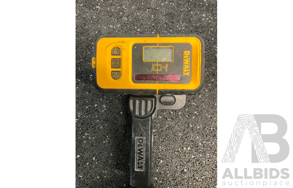 DEWALT (DE0892-XE) Digital Laser Detector, DEWALT (DC9310-XE) Battery Charger, DEWALT 18V XRP Lithium-ion Battery - Lot of 3