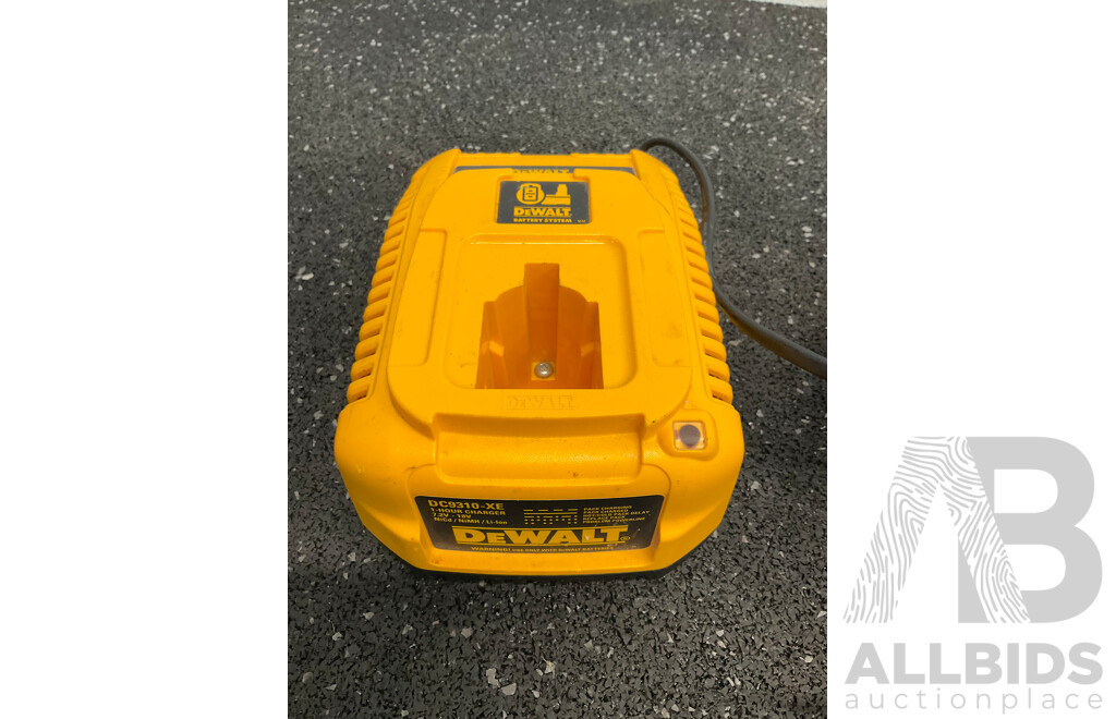 DEWALT (DE0892-XE) Digital Laser Detector, DEWALT (DC9310-XE) Battery Charger, DEWALT 18V XRP Lithium-ion Battery - Lot of 3