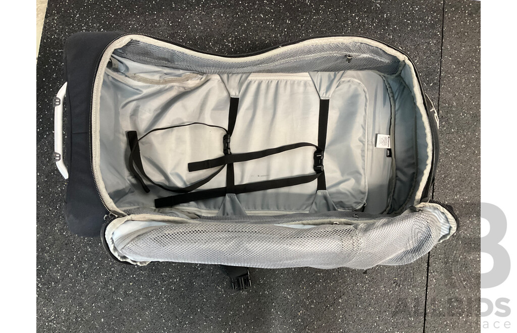 MACPAC Global 55L Travel Bag
