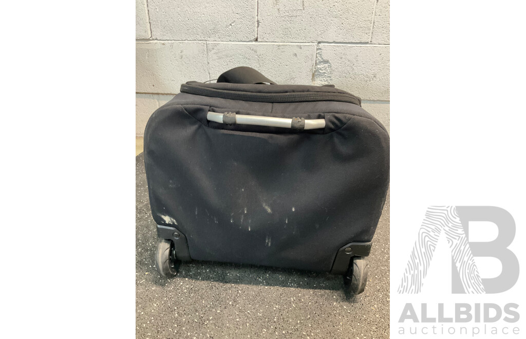MACPAC Global 55L Travel Bag