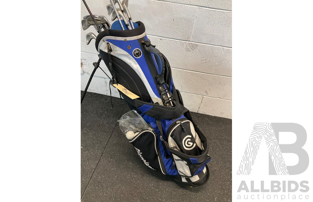 Cleveland Golf Bag with 14 Golf Clubs & Golf Ball Set