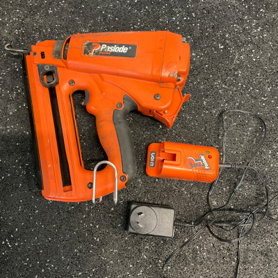 PASLODE Impulse Angled Finish Nailer (IM250A) and Battery Charger - Lot of 2