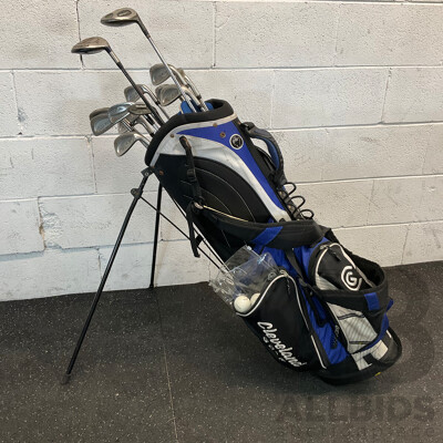 Cleveland Golf Bag with 14 Golf Clubs & Golf Ball Set