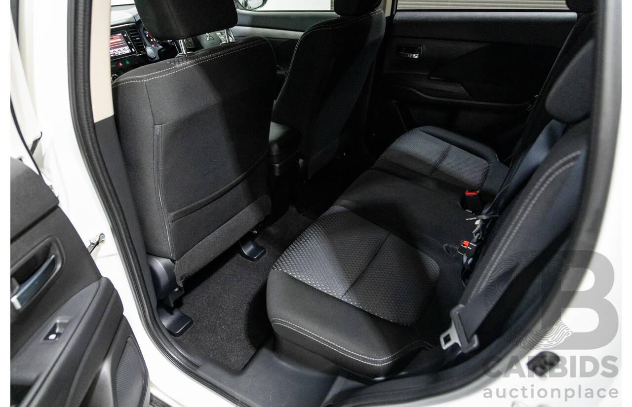 11/2016 Mitsubishi Outlander LS Safety Pack (4x4) ZK MY16 4d Wagon White Turbo Diesel 2.2L - 7 Seater