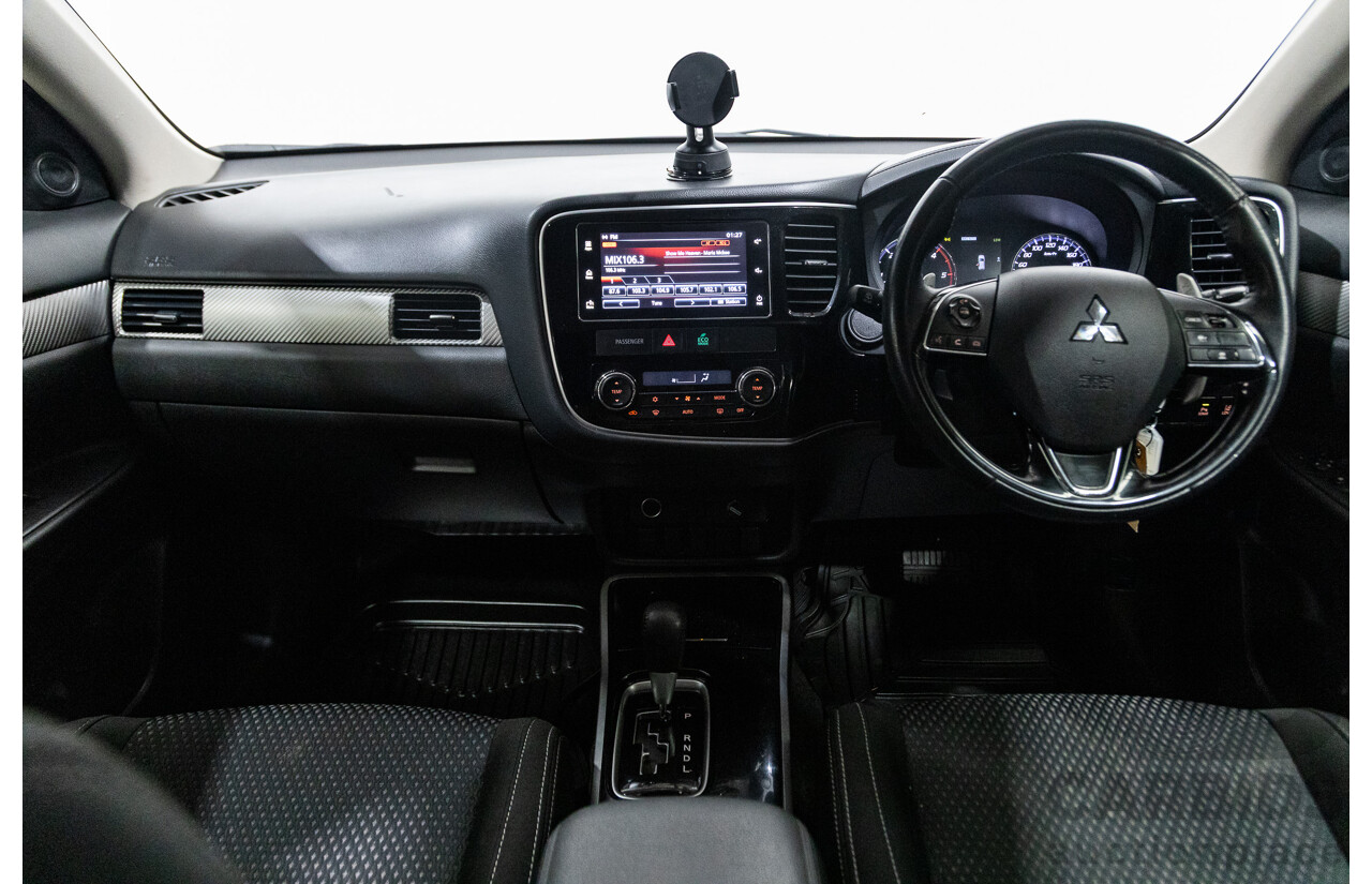 11/2016 Mitsubishi Outlander LS Safety Pack (4x4) ZK MY16 4d Wagon White Turbo Diesel 2.2L - 7 Seater